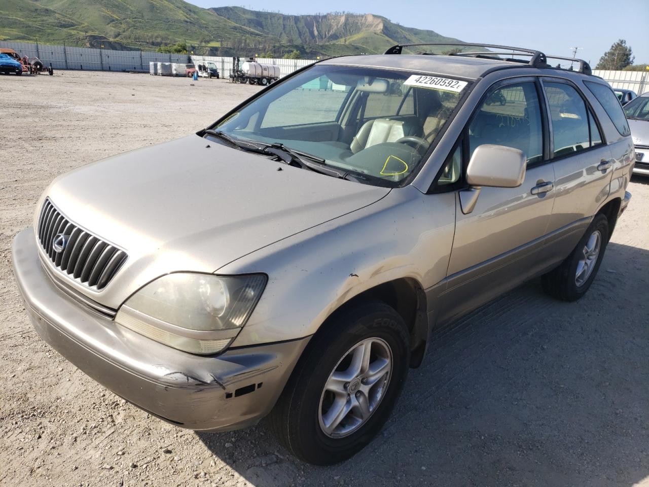 Photo 2 from auction – 1999 LEXUS RX 300 with VIN JT6HF10U0X0039053