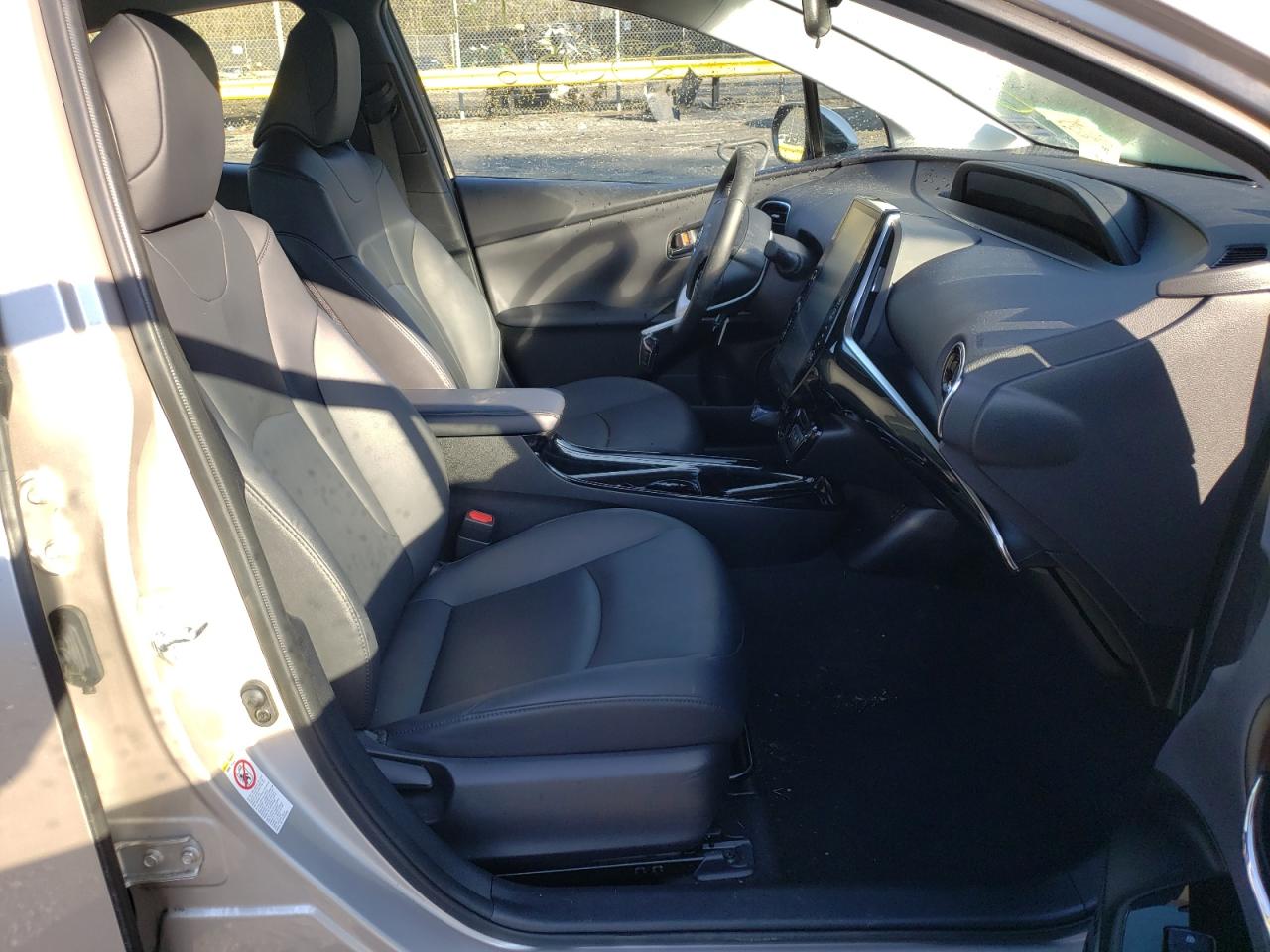 Photo 5 from auction – 2019 TOYOTA PRIUS PRIM with VIN JTDKARFP9K3107306