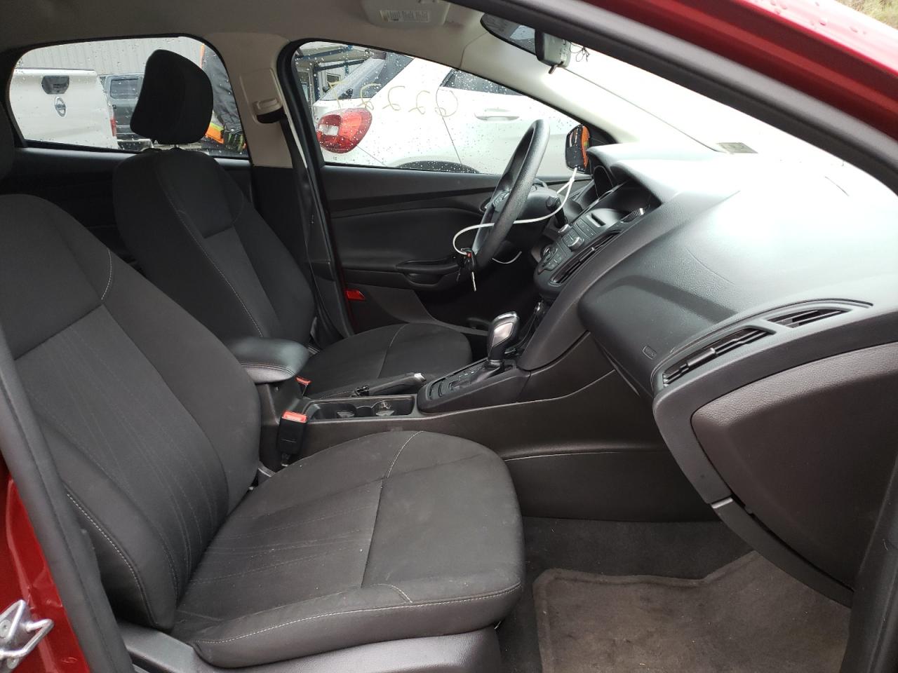 Photo 5 from auction – 2016 FORD FOCUS SE with VIN 1FADP3F24GL314482