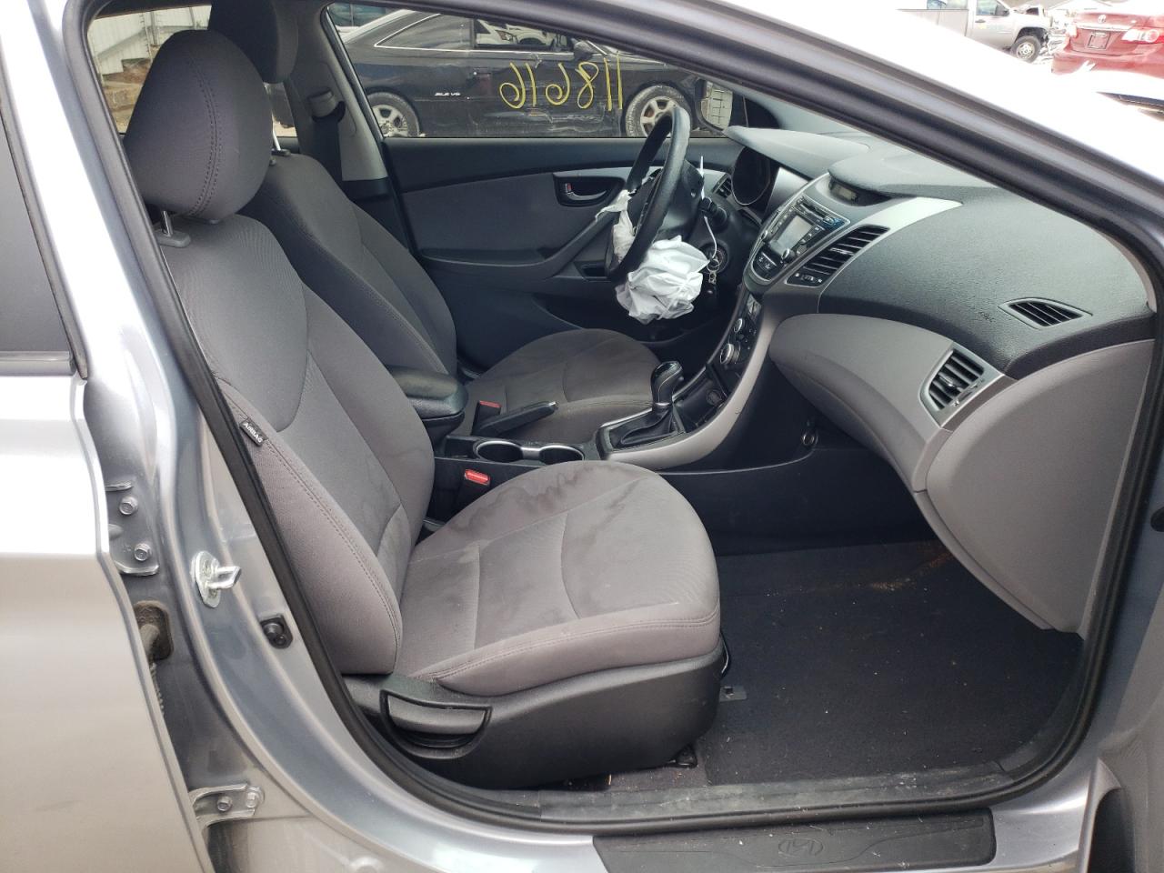 Photo 5 from auction – 2016 HYUNDAI ELANTRA SE with VIN 5NPDH4AE1GH757997