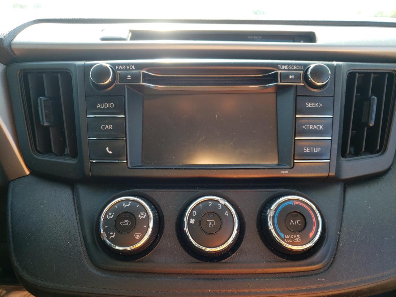Photo 9 from auction – 2016 TOYOTA RAV4 LE with VIN 2T3ZFREV2GW286924
