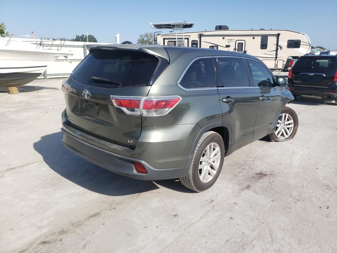 Photo 4 from auction – 2014 TOYOTA HIGHLANDER with VIN 5TDZKRFH8ES011674