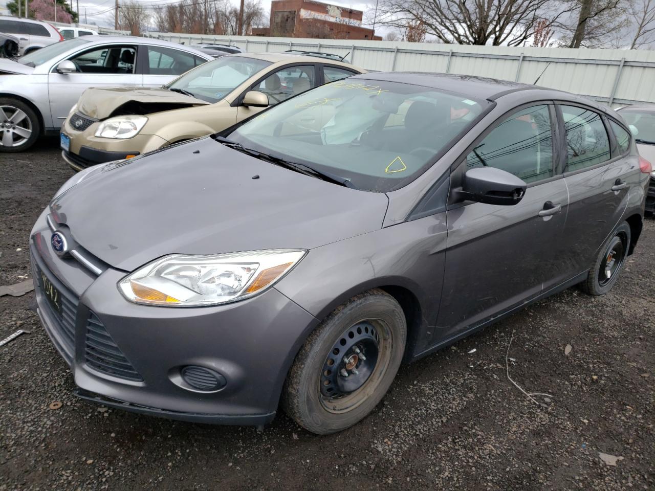 Photo 2 from auction – 2014 FORD FOCUS SE with VIN 1FADP3K22EL462486