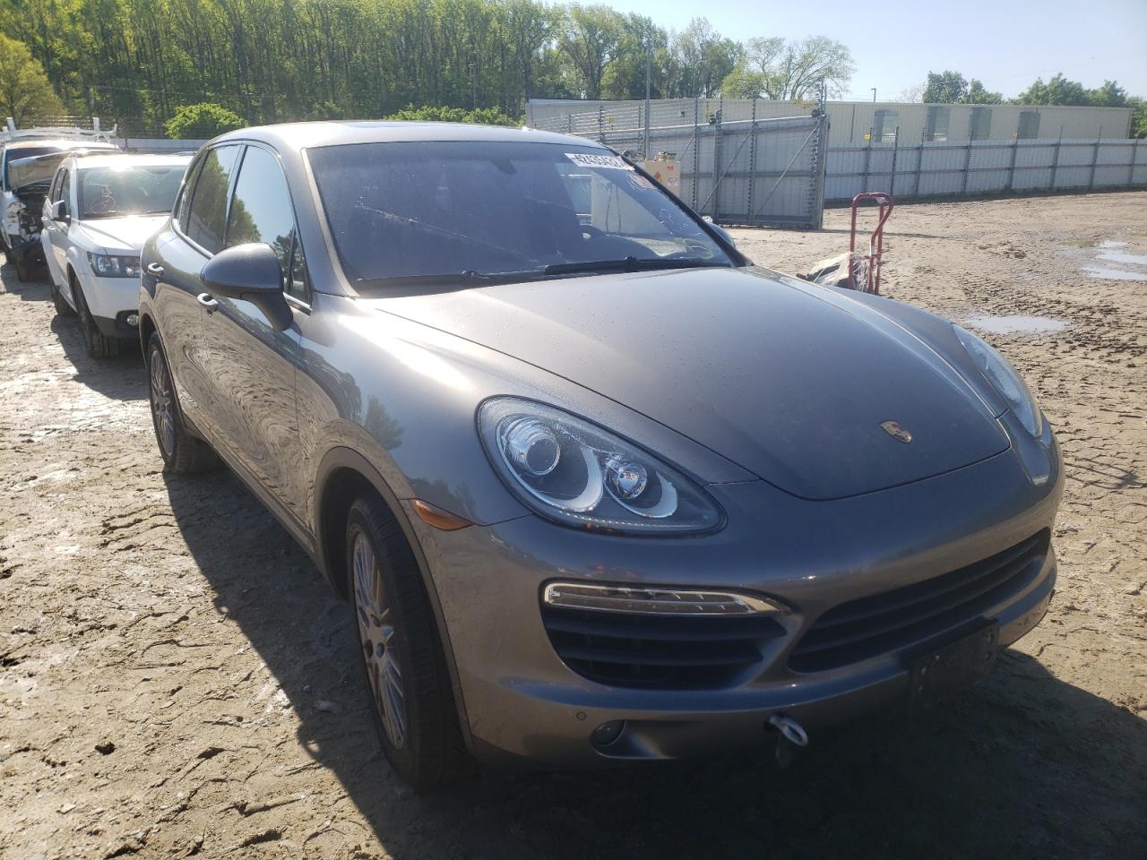 PORSCHE CAYENNE S 2011 with VIN WP1AE2A28BLA91584 - Photo from auction