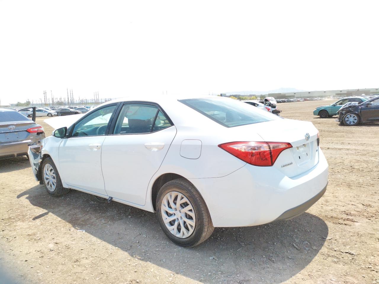 Photo 3 from auction – 2018 TOYOTA COROLLA L with VIN 5YFBURHE3JP744622