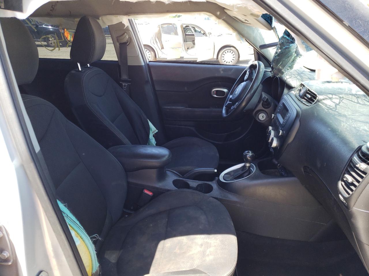 Photo 5 from auction – 2014 KIA SOUL with VIN KNDJN2A29E7729369
