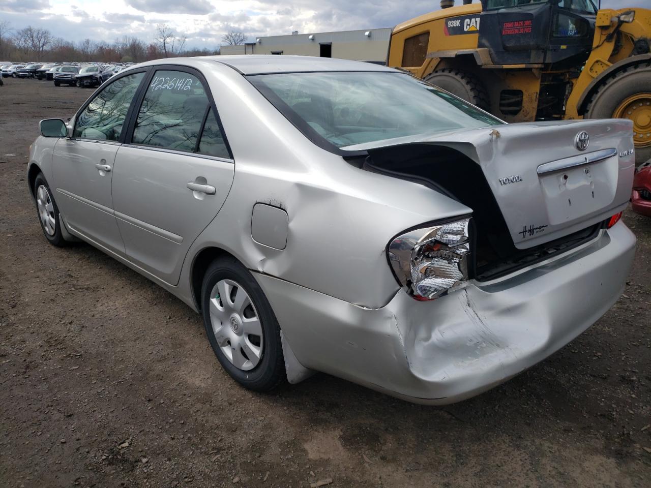 Photo 3 from auction – 2004 TOYOTA CAMRY LE with VIN 4T1BE32K74U888153