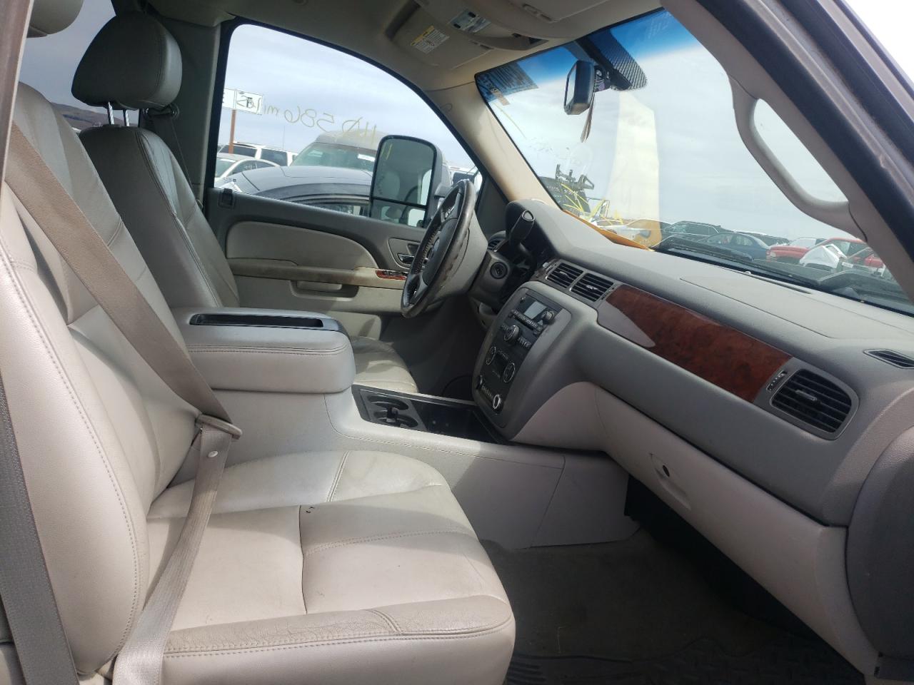 Photo 5 from auction – 2011 GMC SIERRA K25 with VIN 1GT221C87BZ429662