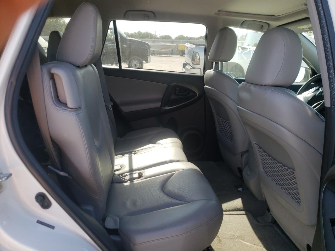 Photo 6 from auction – 2012 TOYOTA RAV4 LIMIT with VIN 2T3DF4DV7CW180686