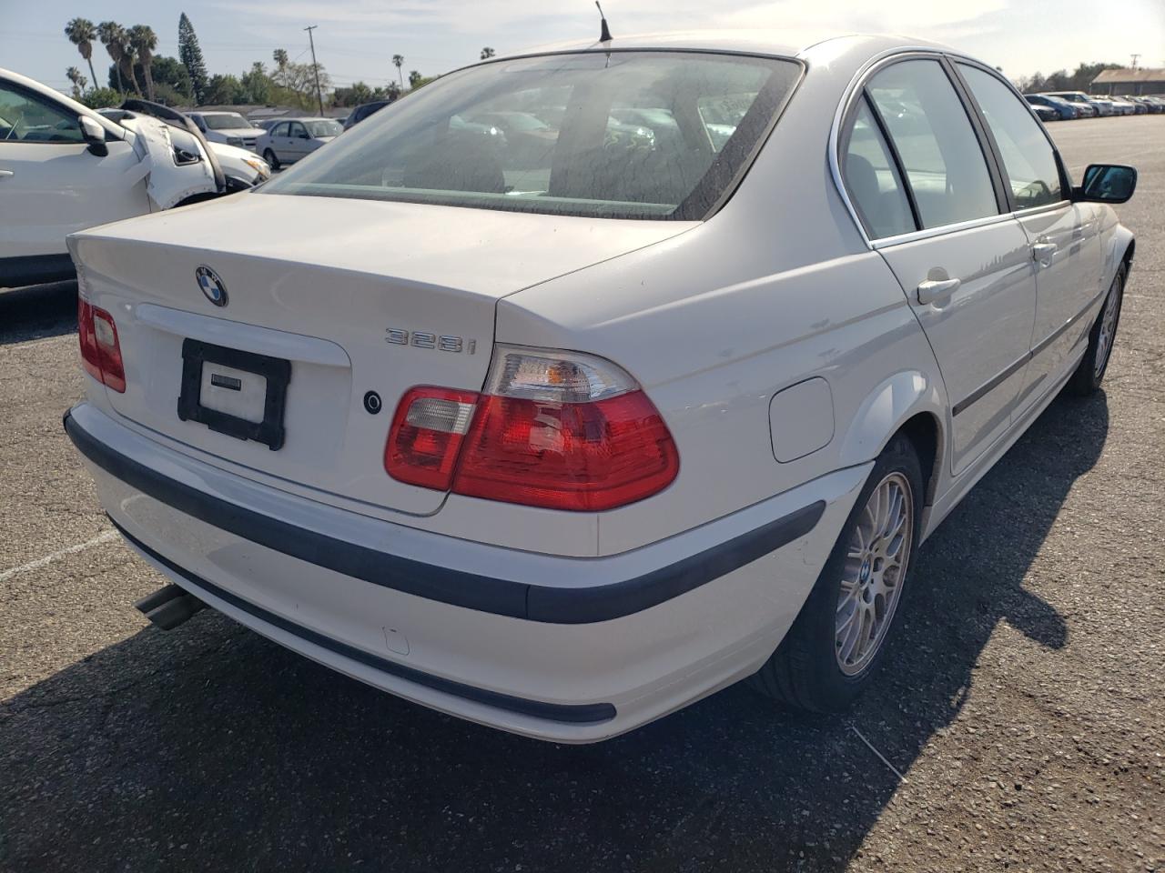 Photo 4 from auction – 2000 BMW 328 I with VIN WBAAM5348YEJ41916