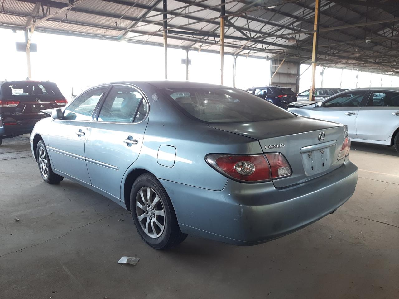 Photo 3 from auction – 2004 LEXUS ES 330 with VIN JTHBA30G145009351