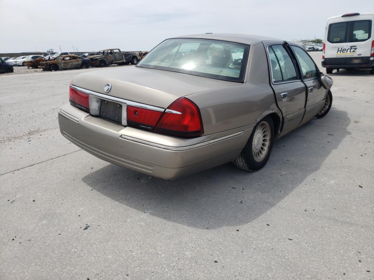 Photo 14 from auction – 2001 MERCURY GRAND MARQ with VIN 2MEFM75W01X697157