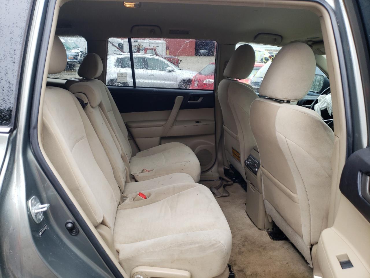 Photo 6 from auction – 2011 TOYOTA HIGHLANDER with VIN 5TDBK3EH6BS048458
