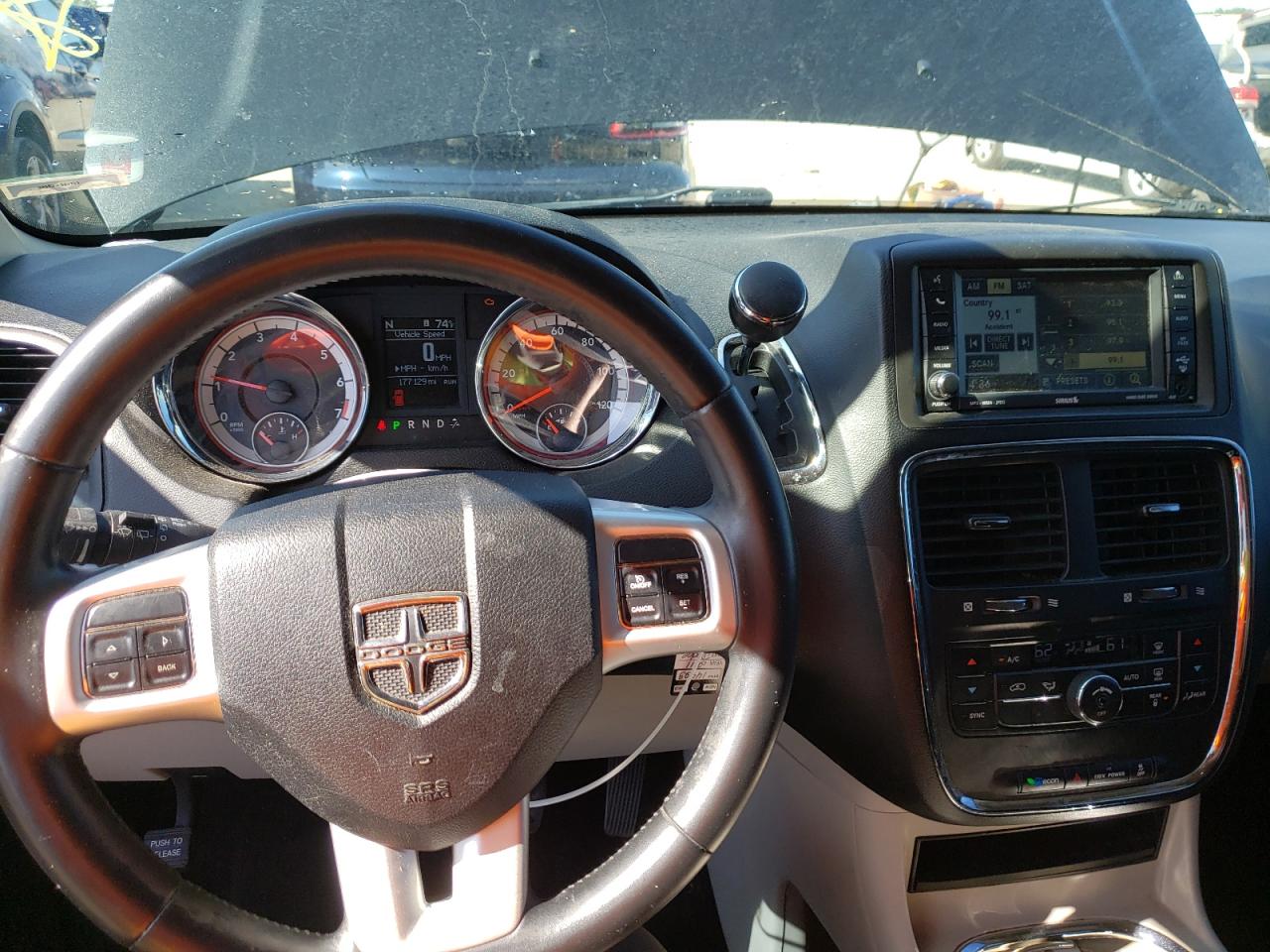 Photo 9 from auction – 2011 DODGE GRAND CARA with VIN 2D4RN5DGXBR688632