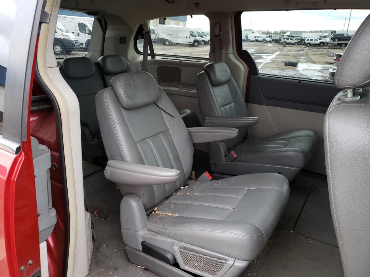 Photo 6 from auction – 2008 CHRYSLER TOWN & COU with VIN 2A8HR54P88R765867