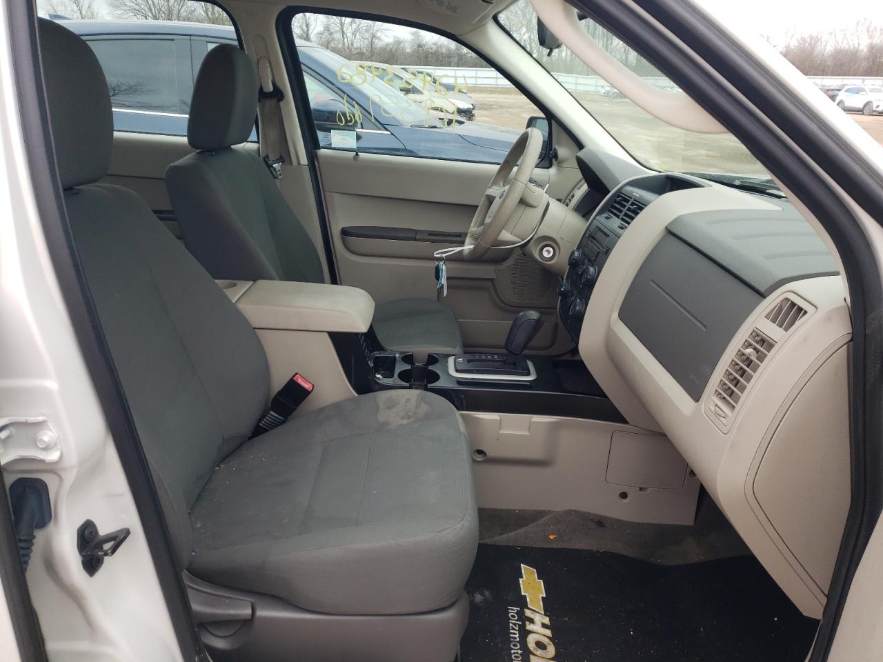 Photo 5 from auction – 2012 FORD ESCAPE XLS with VIN 1FMCU0C77CKA72683