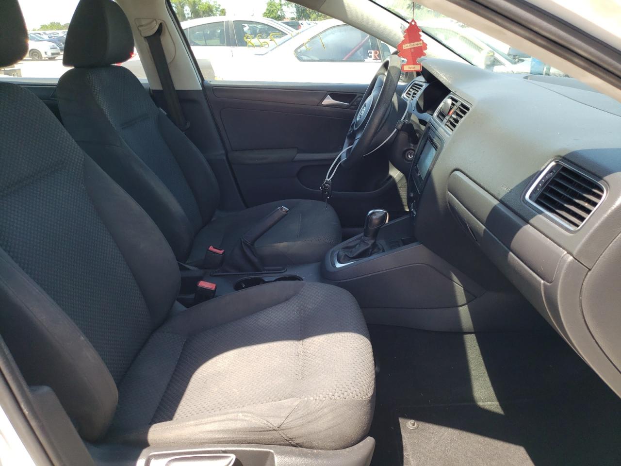 Photo 5 from auction – 2012 VOLKSWAGEN JETTA BASE with VIN 3VW2K7AJ4CM335750