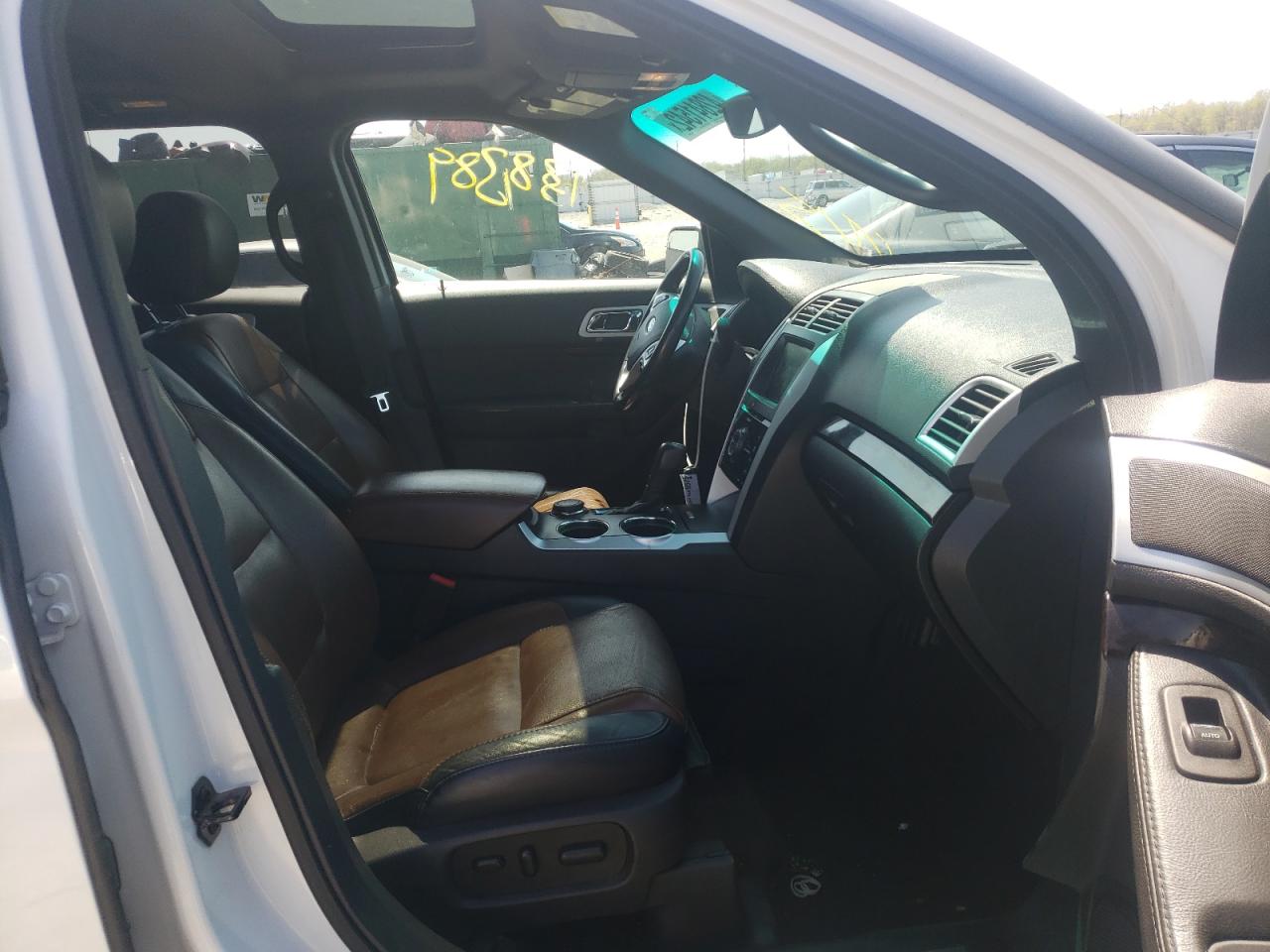 Photo 5 from auction – 2013 FORD EXPLORER L with VIN 1FM5K8F8XDGA37657