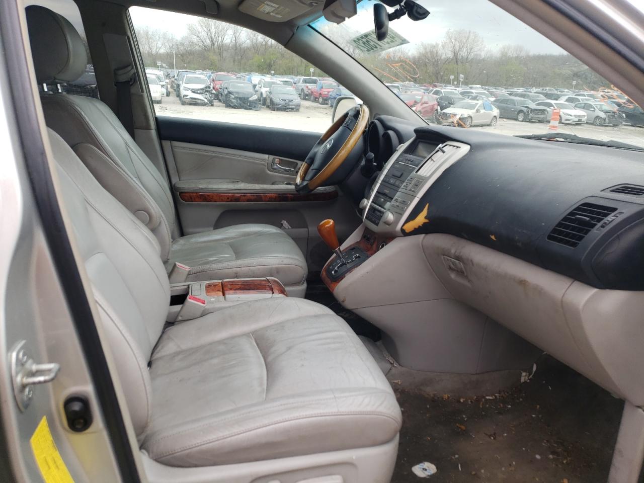 Photo 5 from auction – 2005 LEXUS RX 330 with VIN 2T2HA31U15C065984