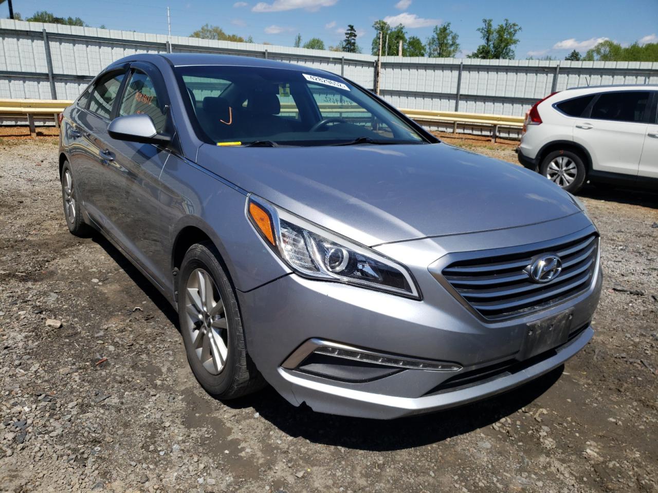 HYUNDAI SONATA SE 2015 with VIN 5NPE24AF8FH124751 - Photo from auction