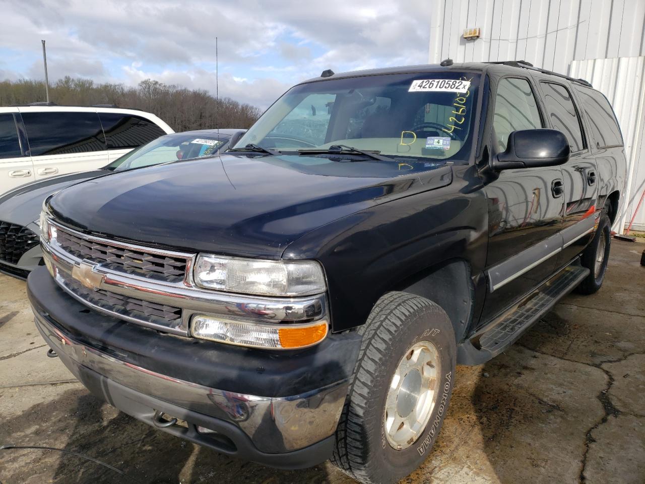 Photo 2 from auction – 2004 CHEVROLET SUBURBAN with VIN 3GNFK16T24G105787