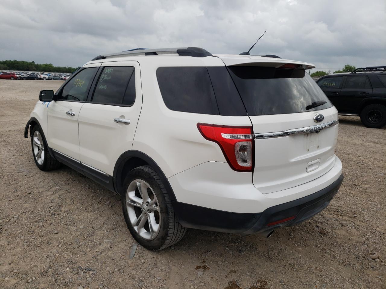 Photo 3 from auction – 2013 FORD EXPLORER L with VIN 1FM5K7F87DGC50429