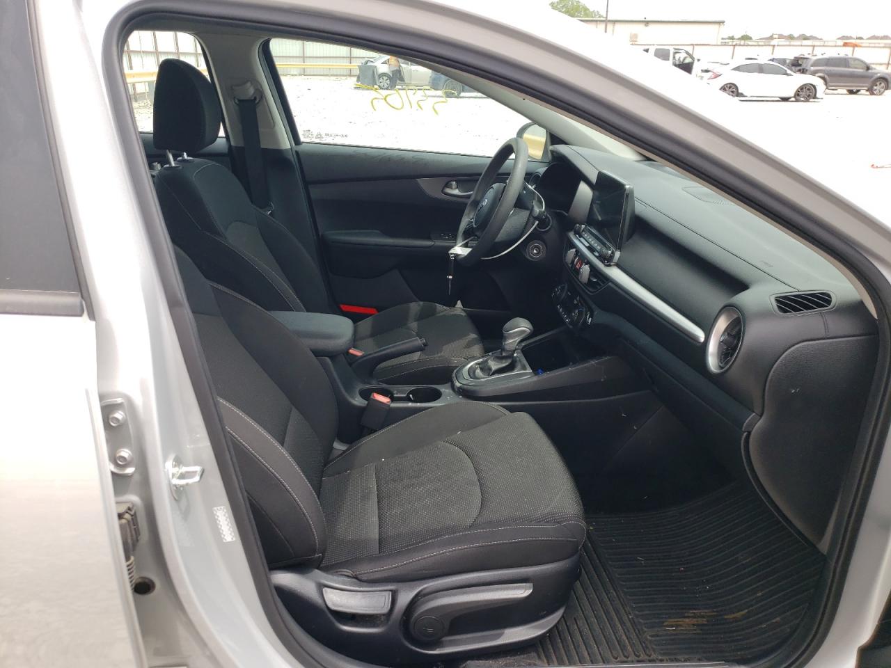 Photo 19 from auction – 2019 KIA FORTE FE with VIN 3KPF24AD1KE108442