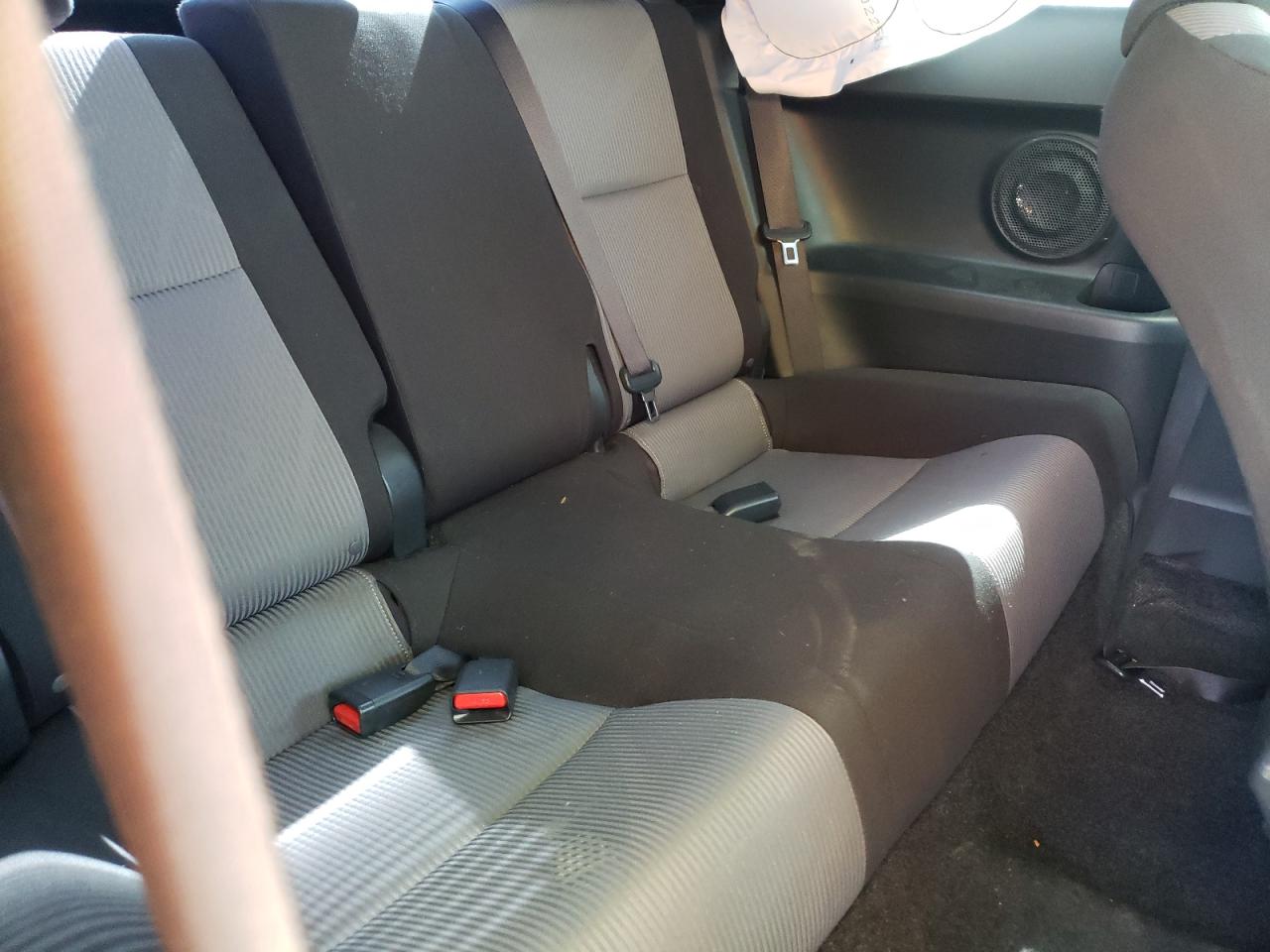 Photo 6 from auction – 2015 TOYOTA SCION TC with VIN JTKJF5C78F3090653