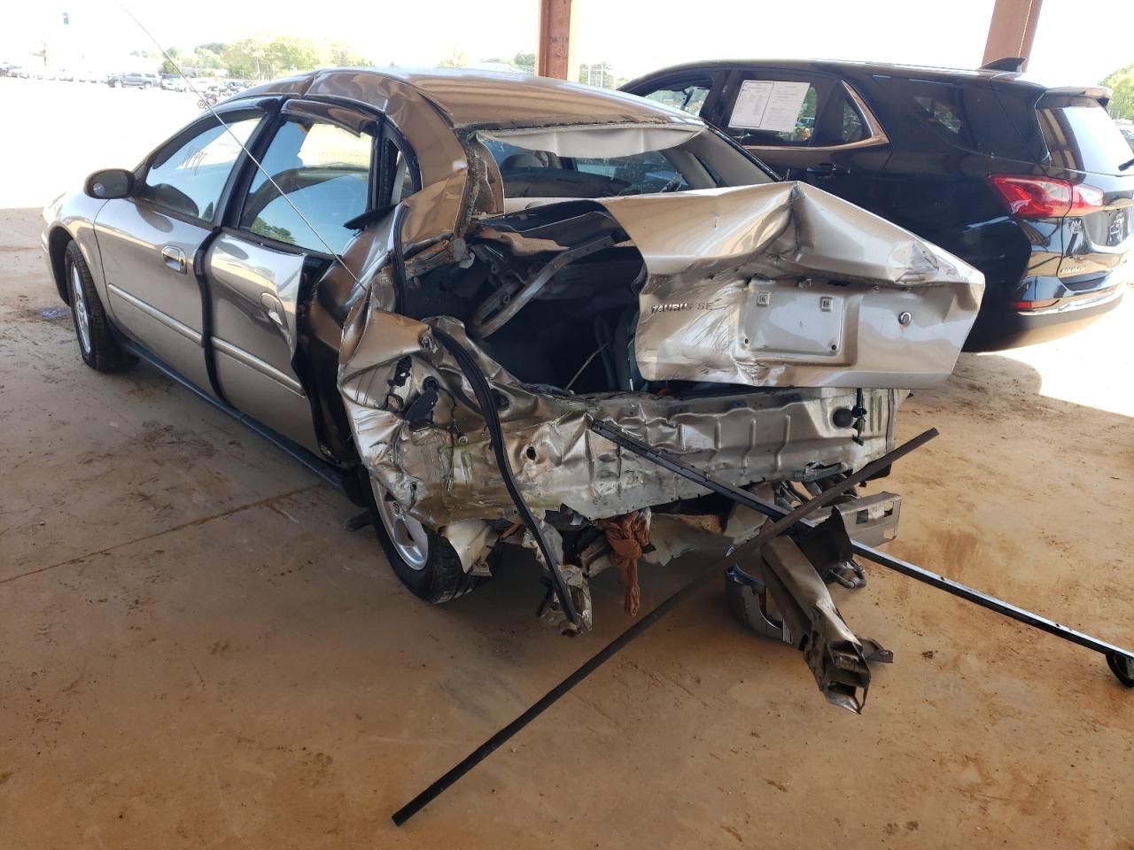 Photo 3 from auction – 2004 FORD TAURUS SE with VIN 1FAHP53U64G110001