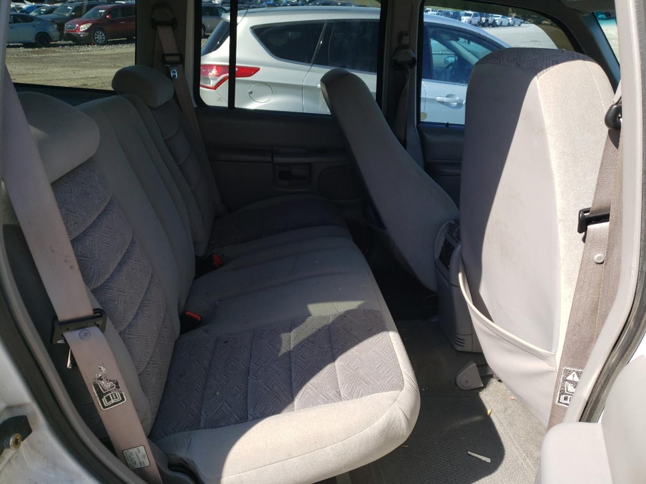 Photo 6 from auction – 2000 FORD EXPLORER X with VIN 1FMZU73E7YZA27081