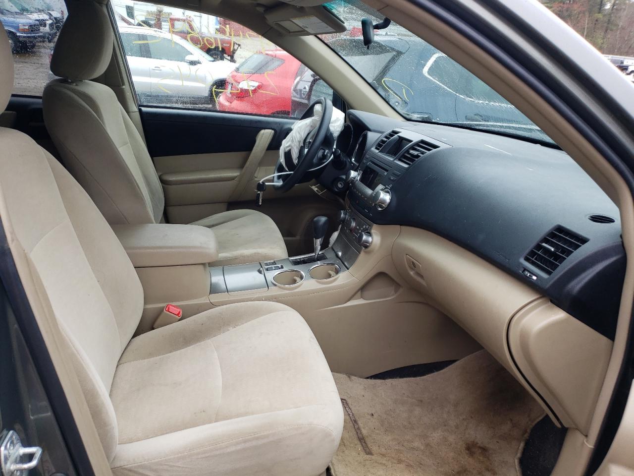 Photo 5 from auction – 2011 TOYOTA HIGHLANDER with VIN 5TDBK3EH6BS048458