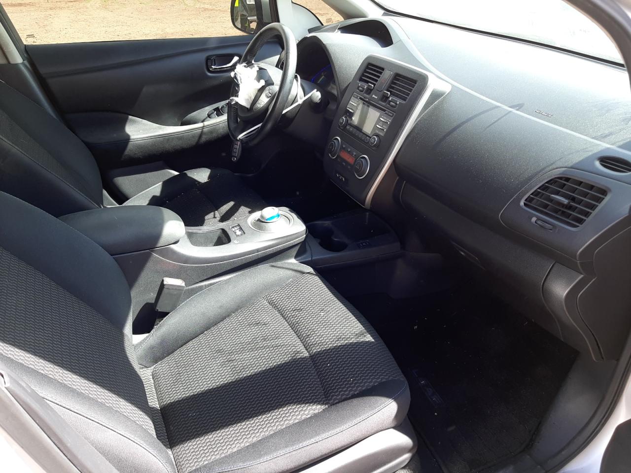 Photo 5 from auction – 2015 NISSAN LEAF S with VIN 1N4AZ0CP0FC306602