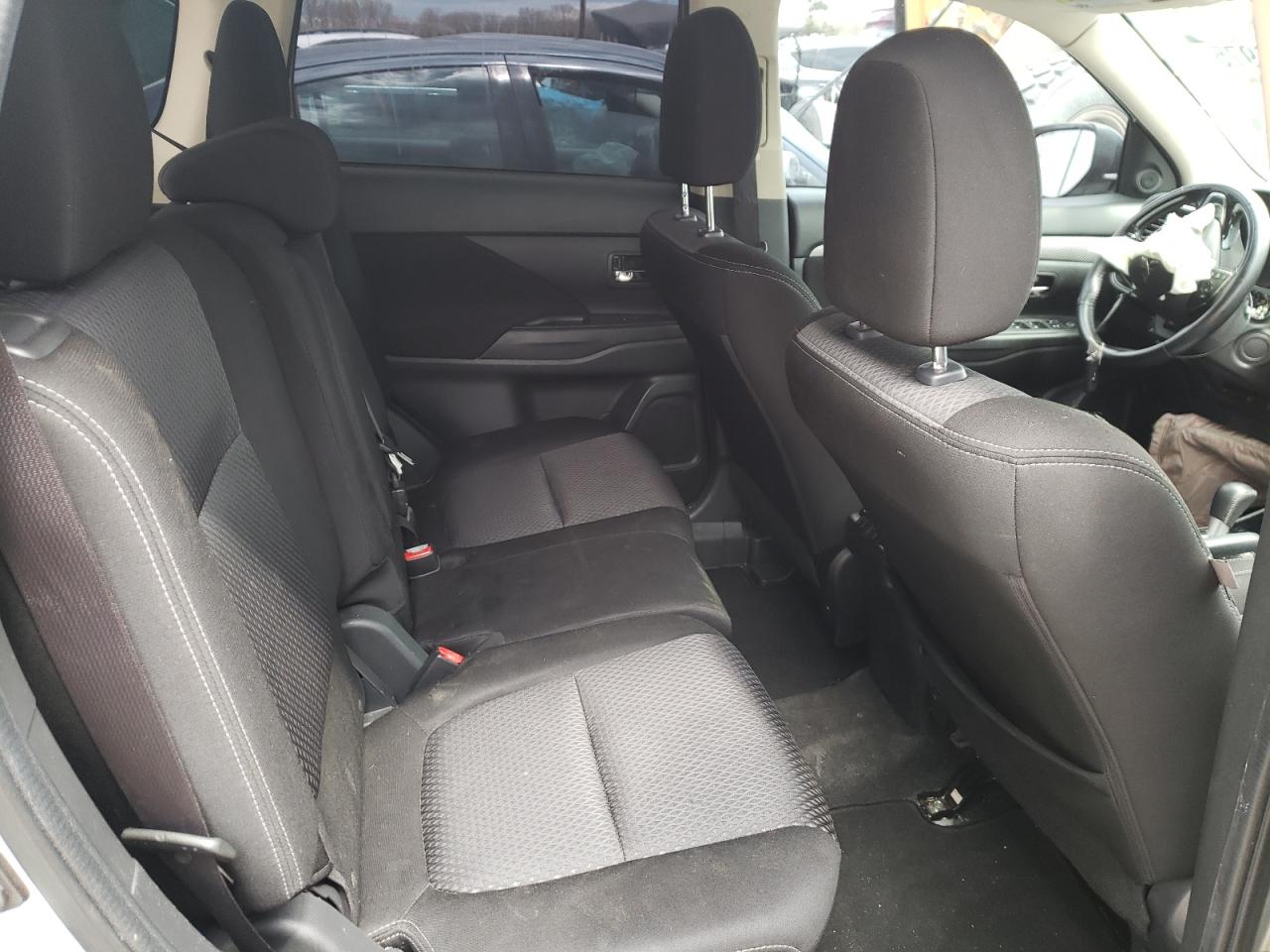 Photo 6 from auction – 2018 MITSUBISHI OUTLANDER with VIN JA4AD3A32JZ011768