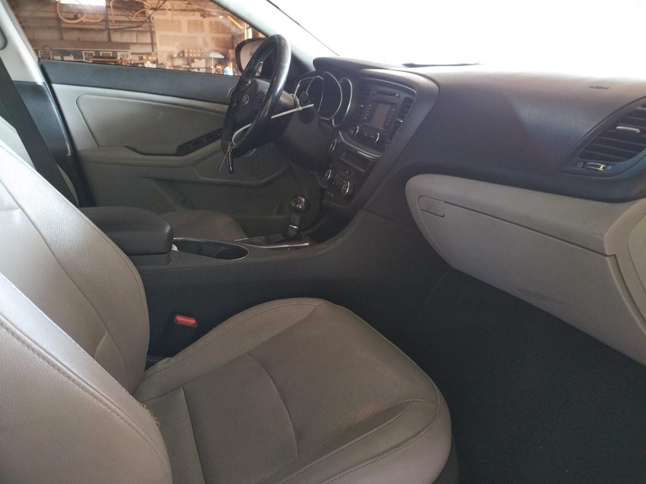Photo 5 from auction – 2014 KIA OPTIMA EX with VIN 5XXGN4A72EG301314