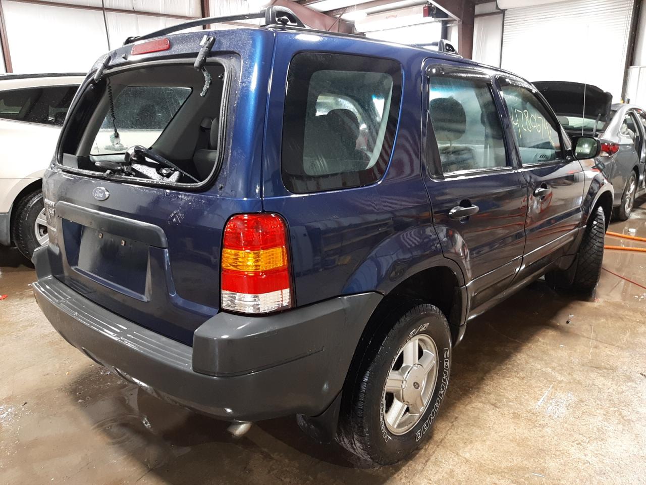 Photo 4 from auction – 2003 FORD ESCAPE with VIN 1FMYU02133KA05016
