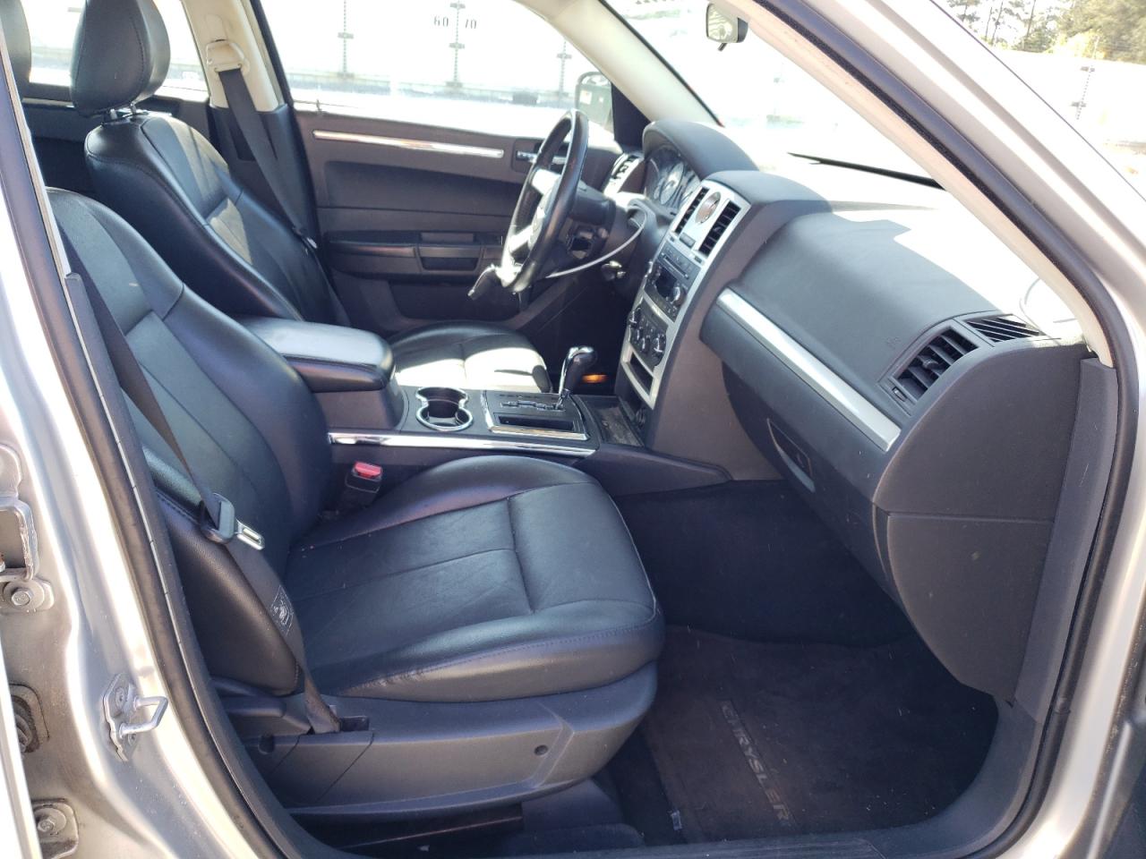 Photo 5 from auction – 2010 CHRYSLER 300 TOURIN with VIN 2C3CA5CV6AH289983