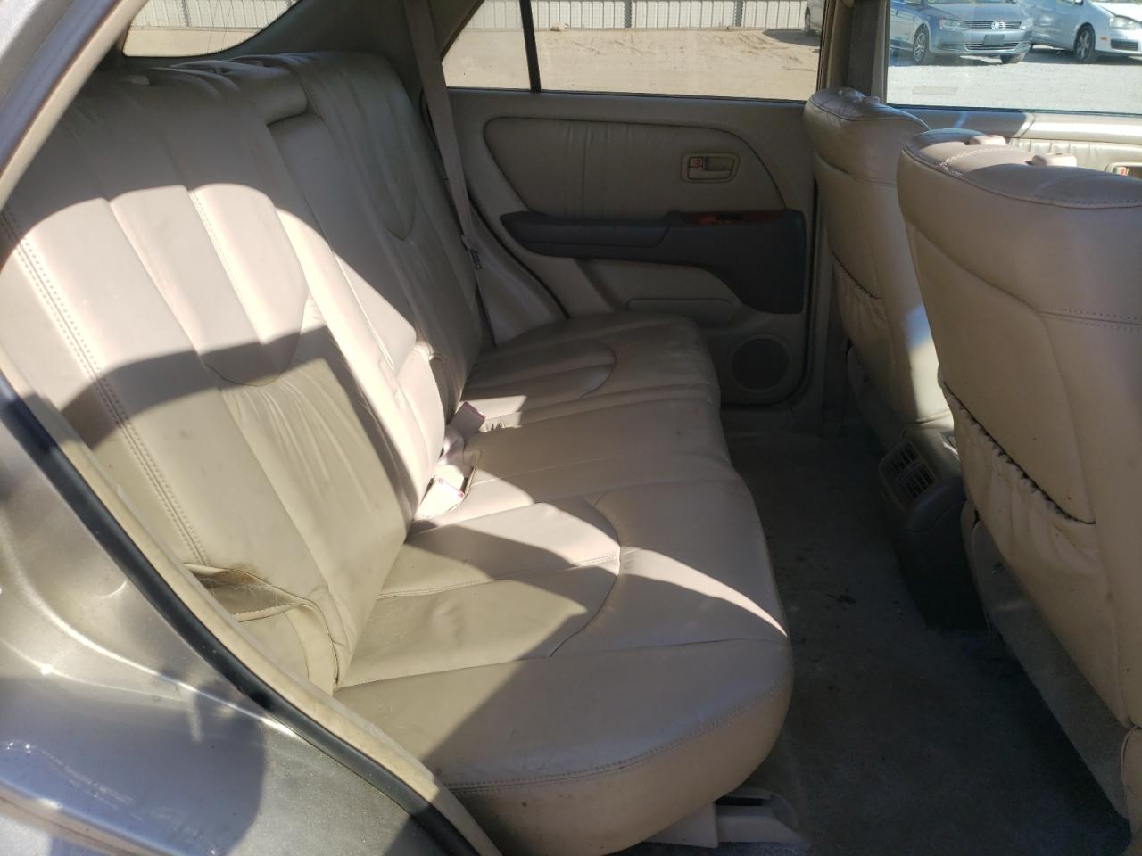 Photo 6 from auction – 1999 LEXUS RX 300 with VIN JT6HF10U0X0039053