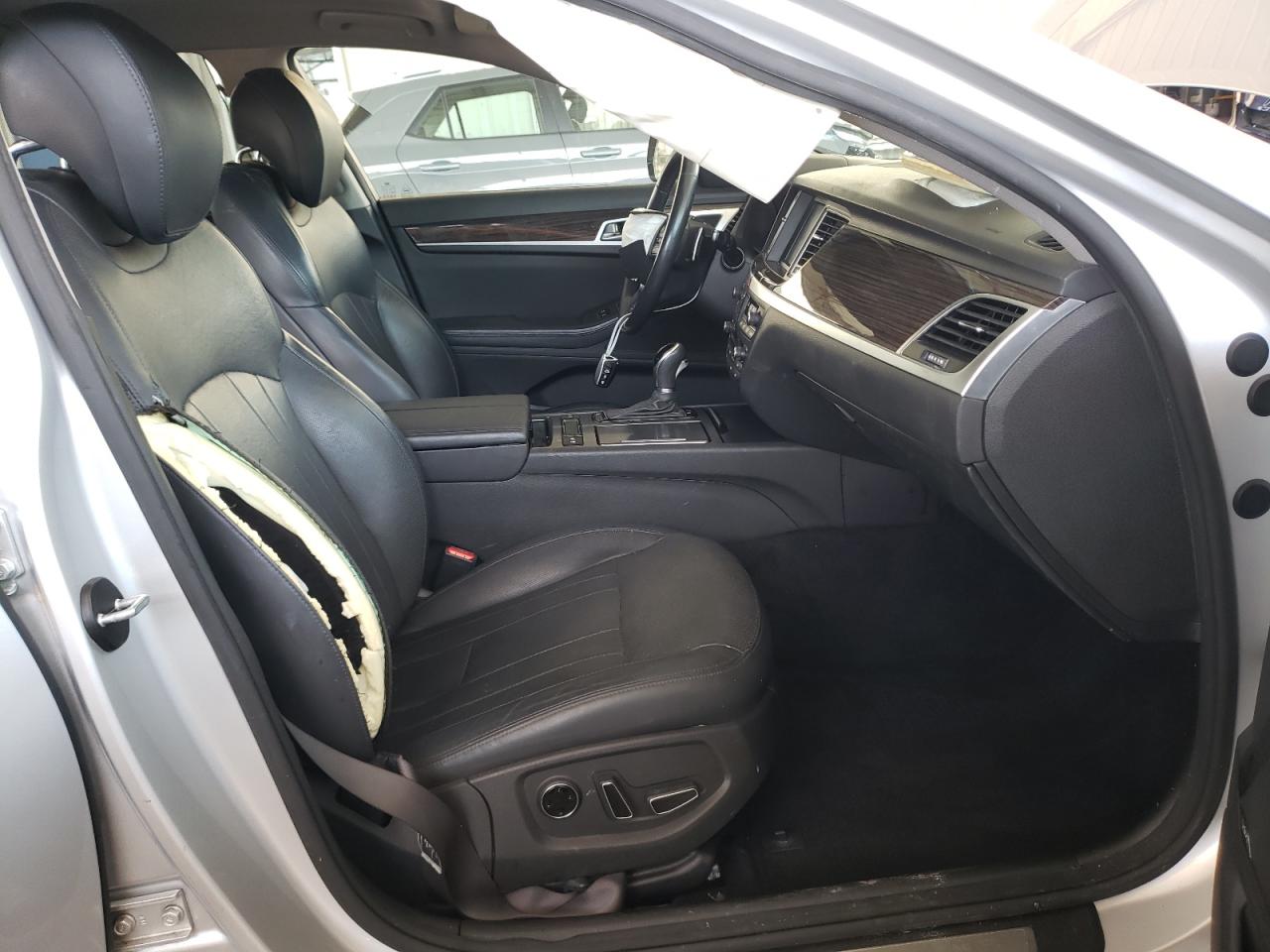 Photo 5 from auction – 2015 HYUNDAI GENESIS 3. with VIN KMHGN4JE1FU080259