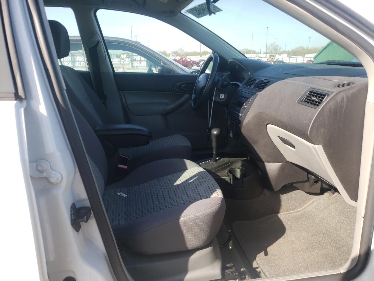 Photo 5 from auction – 2006 FORD FOCUS ZXW with VIN 1FAFP36N16W169076