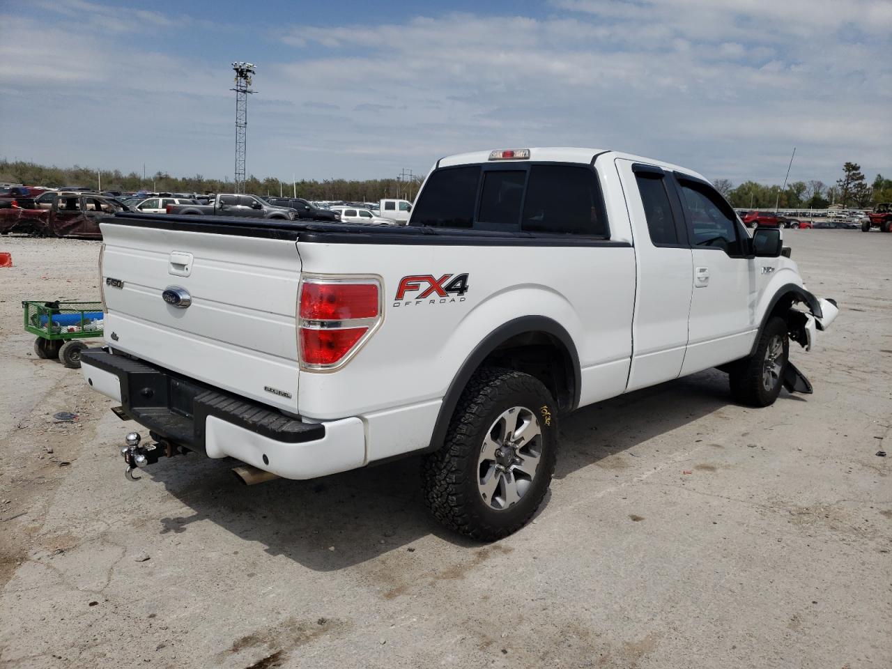 Photo 4 from auction – 2012 FORD F150 SUPER with VIN 1FTFX1EF8CFA41454
