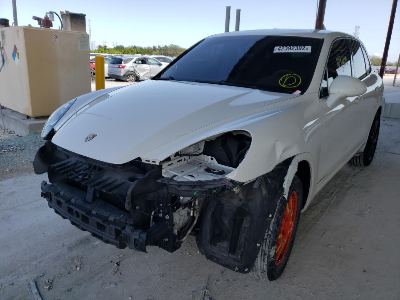 Photo 2 from auction – 2014 PORSCHE CAYENNE with VIN WP1AA2A28ELA02452