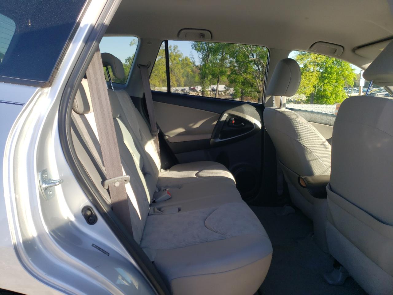 Photo 6 from auction – 2010 TOYOTA RAV4 with VIN JTMZF4DV0A5030722