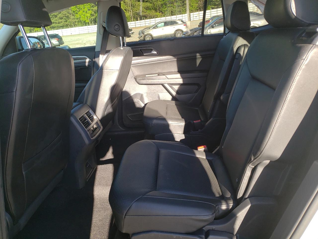 Photo 6 from auction – 2019 VOLKSWAGEN ATLAS SEL with VIN 1V2SR2CA8KC585165