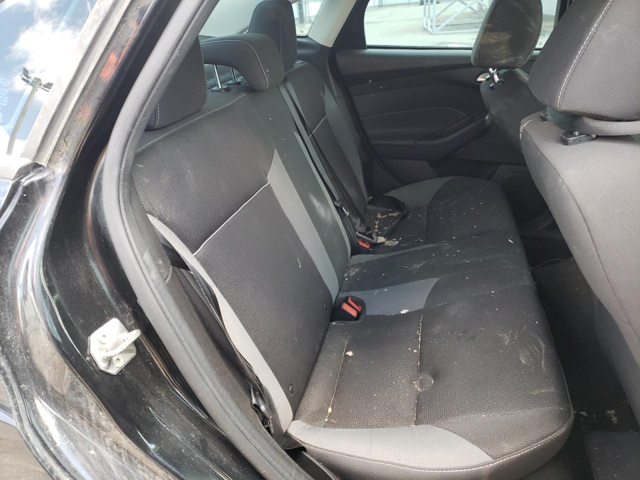 Photo 6 from auction – 2014 FORD FOCUS SE with VIN 1FADP3F24EL329514