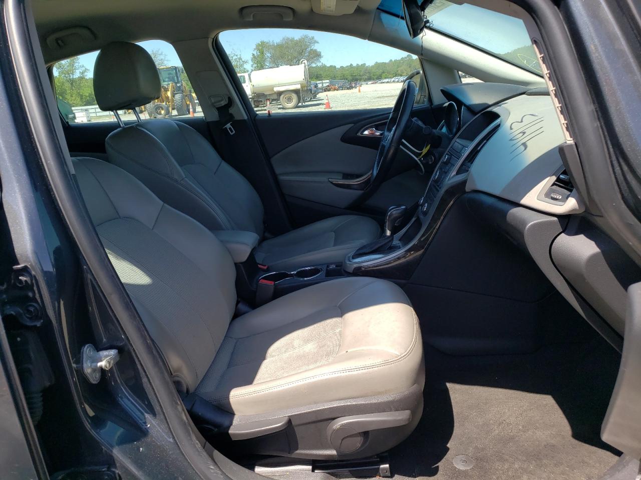 Photo 5 from auction – 2013 BUICK VERANO with VIN 1G4PP5SK2D4197561