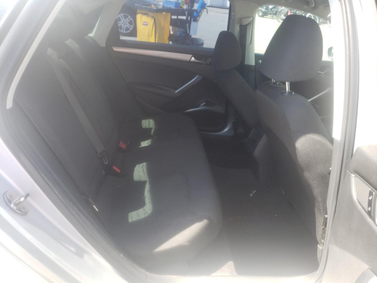 Photo 6 from auction – 2012 VOLKSWAGEN PASSAT S with VIN 1VWAP7A36CC015975