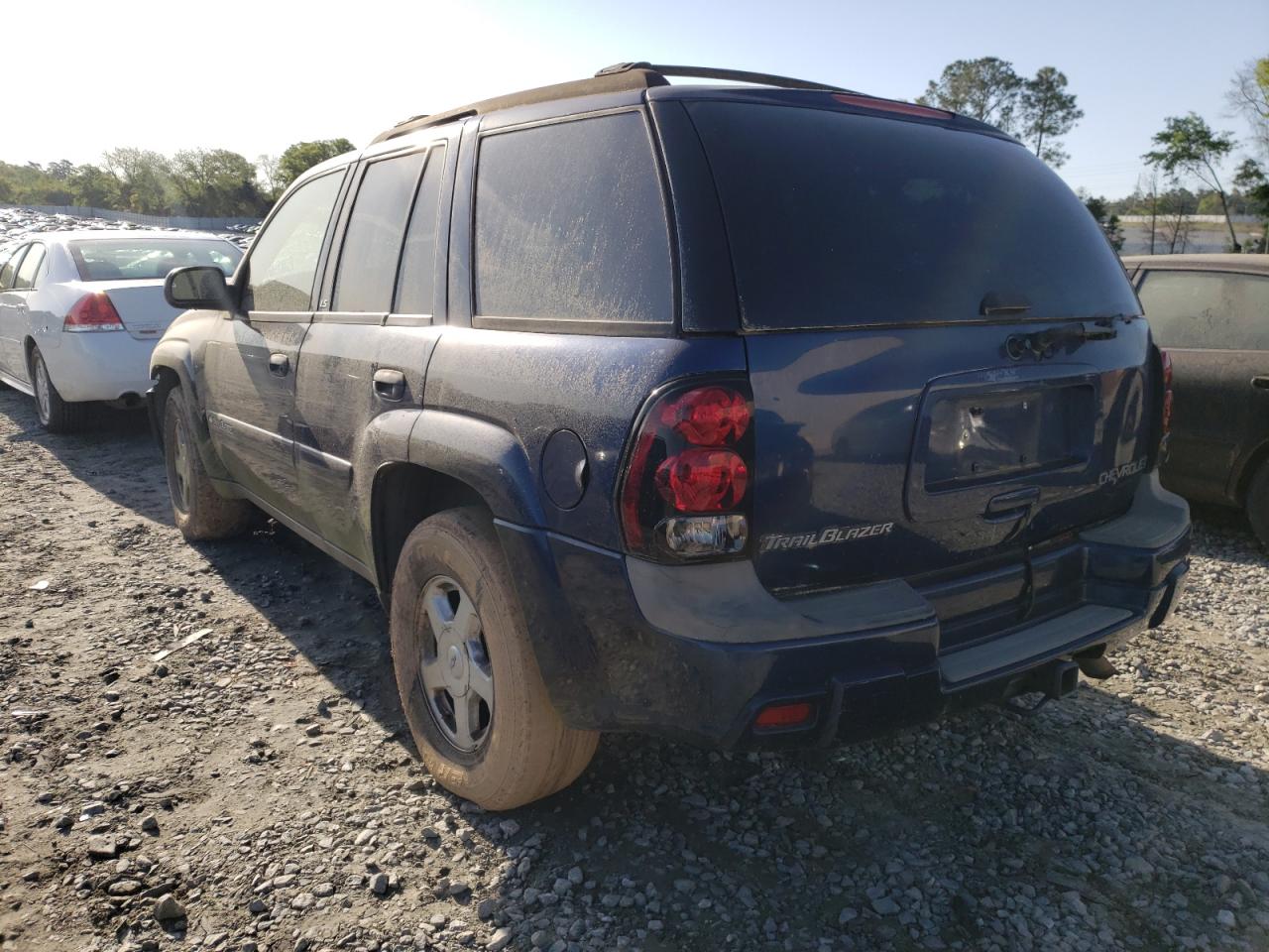 Photo 3 from auction – 2002 CHEVROLET TRAILBLAZE with VIN 1GNDS13S522517615