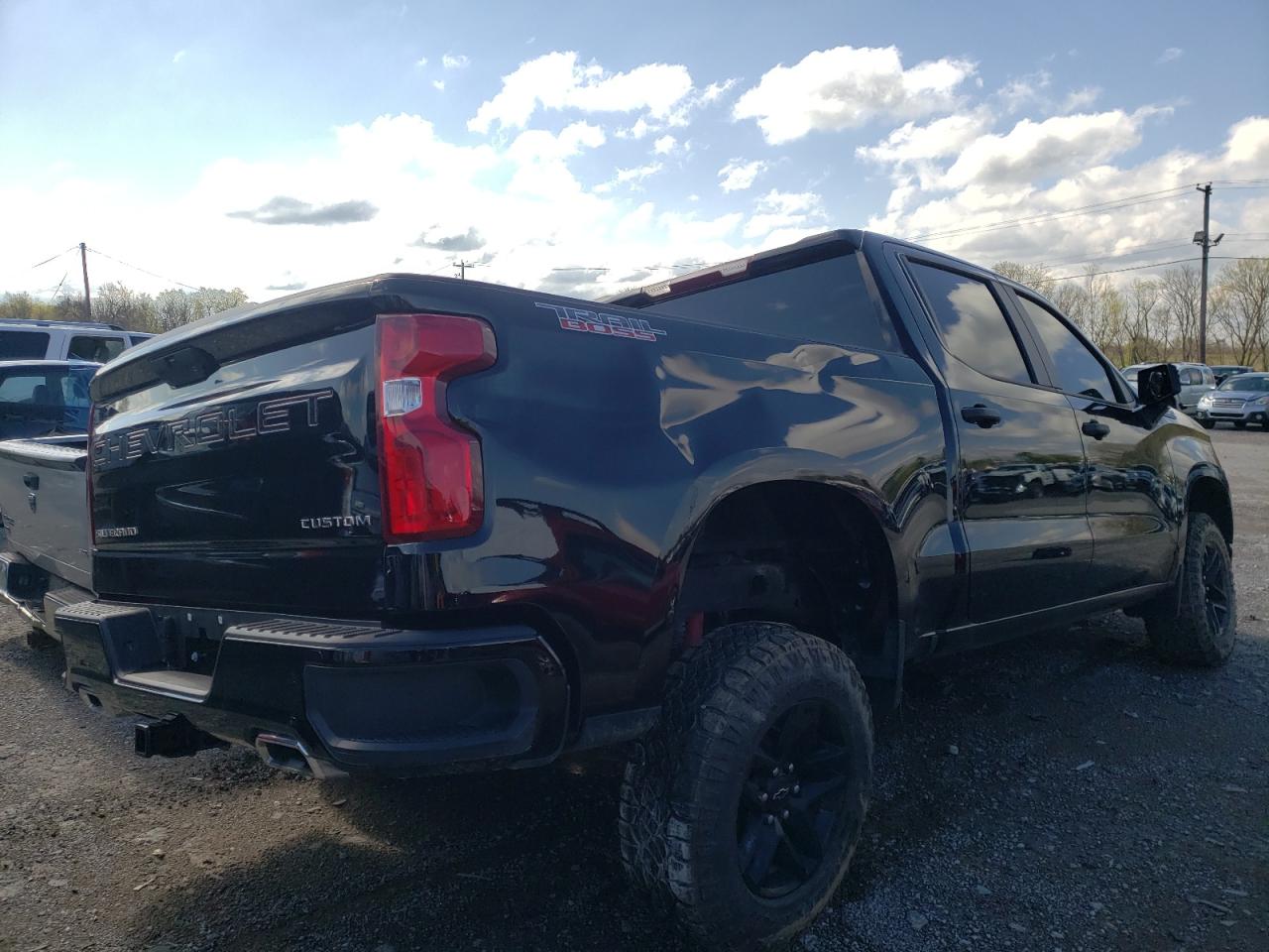 Photo 4 from auction – 2021 CHEVROLET SILVERADO with VIN 1GCPYCEFXMZ362344