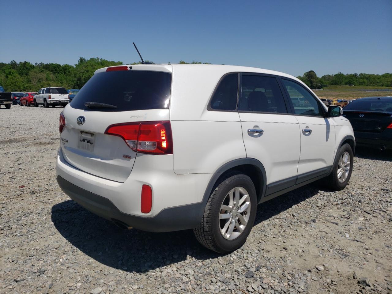 Photo 4 from auction – 2014 KIA SORENTO with VIN 5XYKT3A6XEG426333