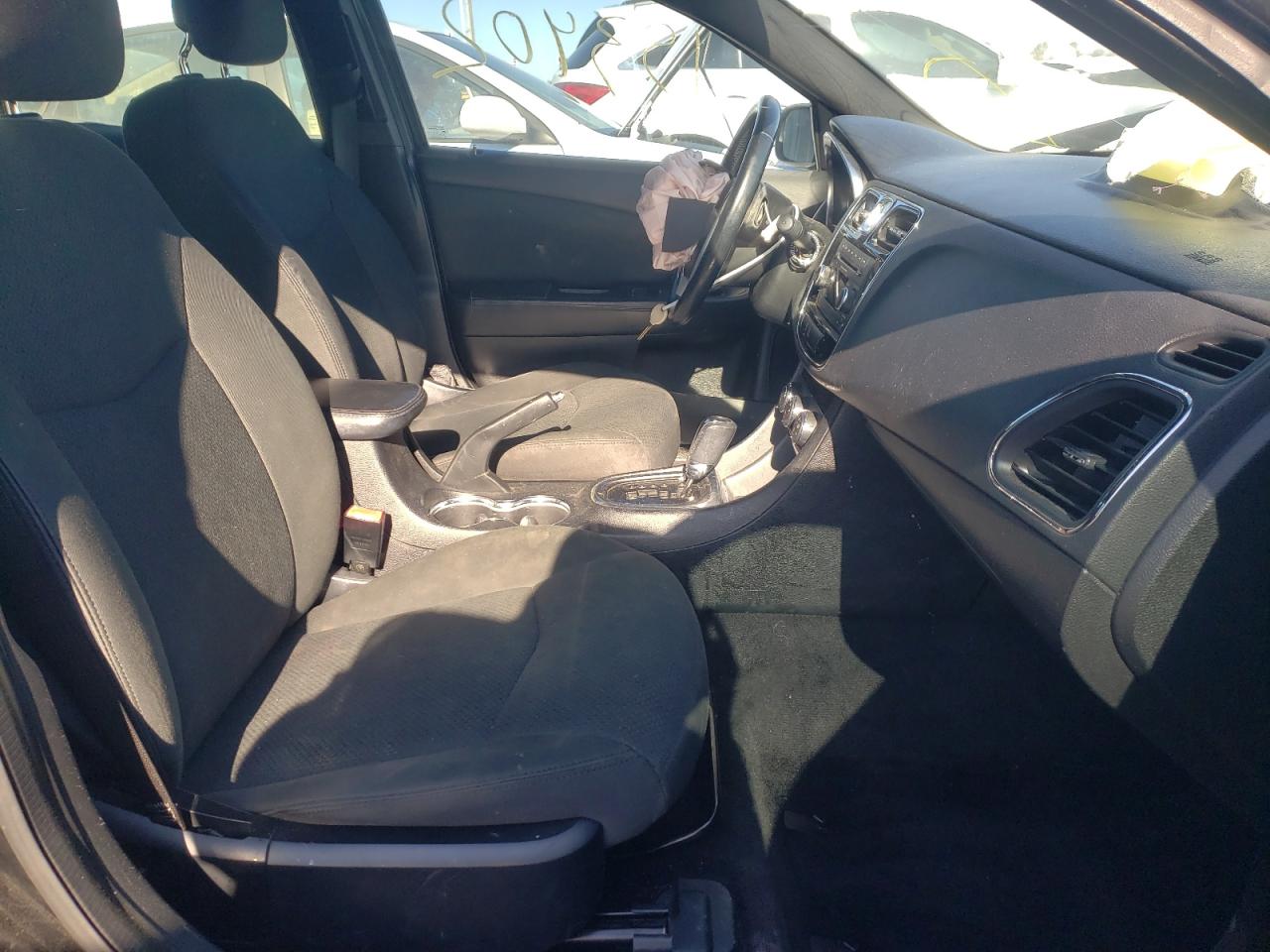 Photo 5 from auction – 2012 CHRYSLER 200 TOURIN with VIN 1C3CCBBB0CN142911